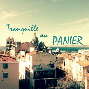 Tranquille Au Panier Face à La Mer Marsiglia